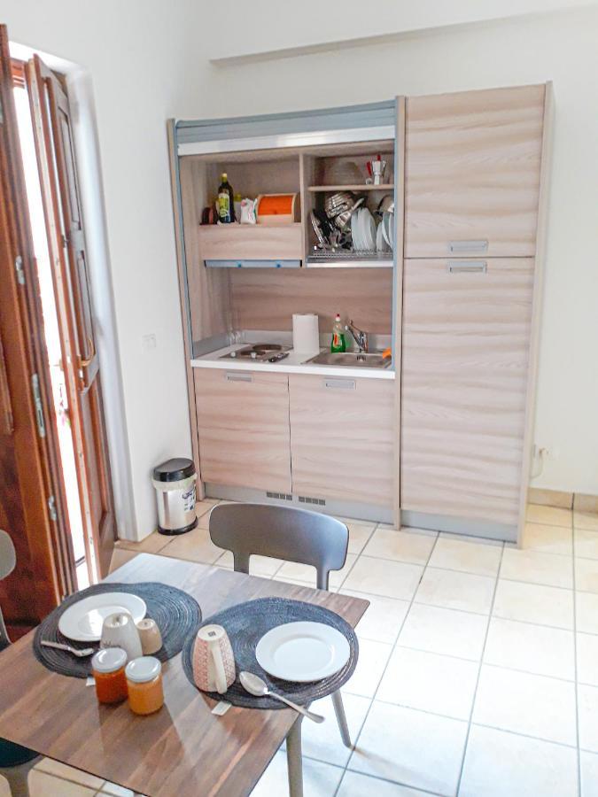 Residence Gregory Filicudi Pecorini Экстерьер фото